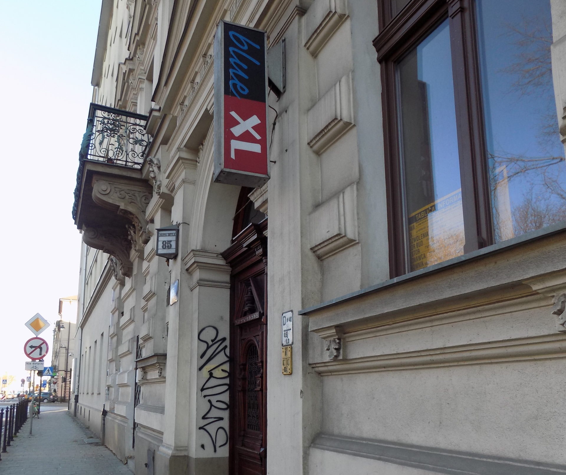 Blue XL crusing bar, gay bar, darkroom ul. Dietla 85, Kraków – monitoring